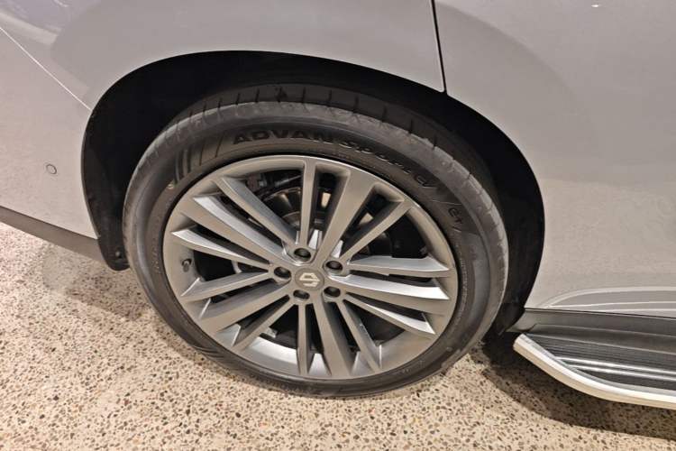 Used Leapmotor C16 2024 Range-Extended 200 Luxury Edition Right Rear Wheel Hub