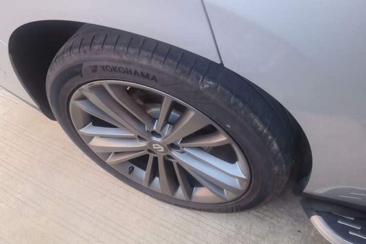 Used Leapmotor C16 2024 All-Electric 520 LiDAR Edition Right Rear Wheel Hub