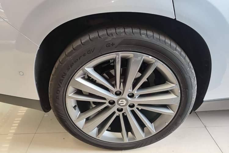 Used Leapmotor C16 2024 Range-Extended 200 Luxury Edition Right Rear Wheel Hub