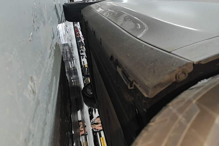 Used Leapmotor C16 2024 Range-Extended 200 LiDAR Edition Right Side Sill