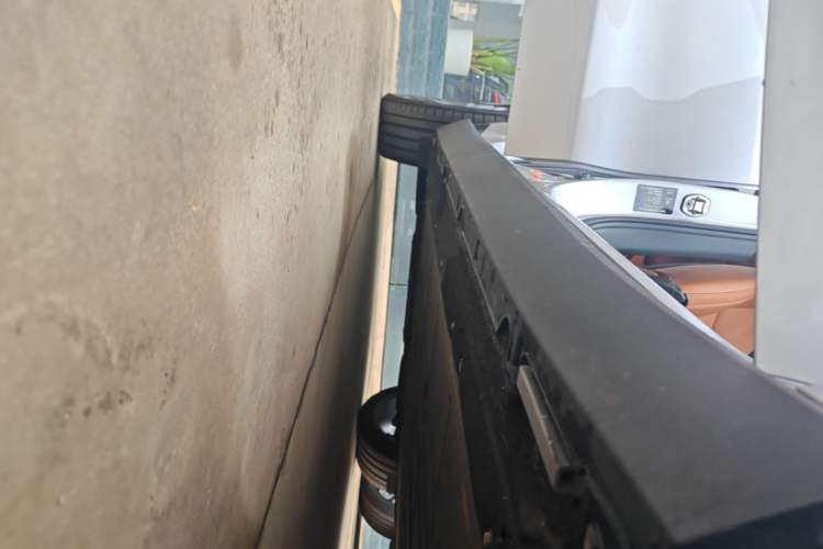 Used Leapmotor C16 2024 Pure Electric 580 LiDAR Edition Right Side Sill