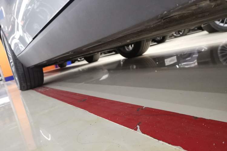 Used Leapmotor C16 2024 Pure Electric 520 Deluxe Edition Right Side Sill