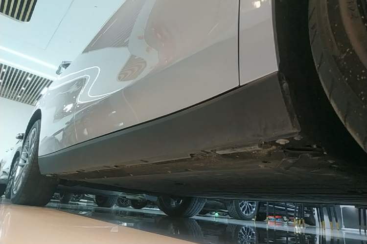 Used Leapmotor C16 2024 All-Electric 520 LiDAR Edition Right Side Sill