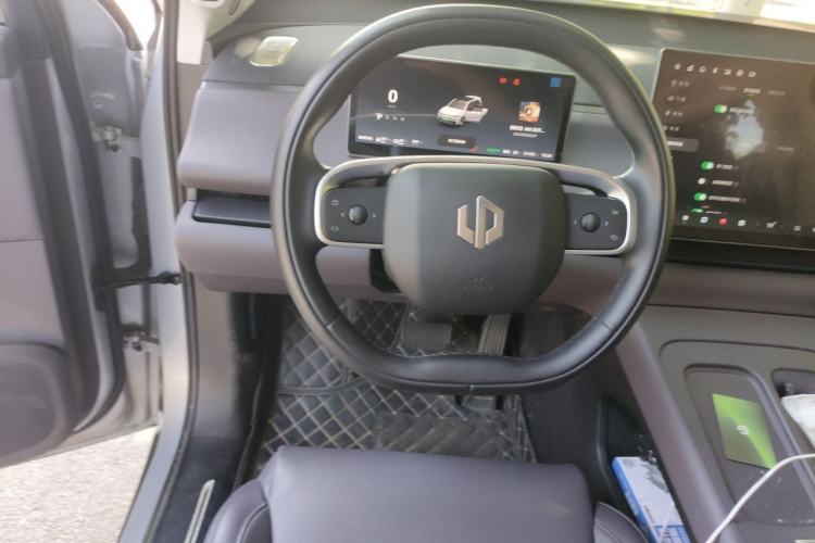 Used Leapmotor C16 2024 Range-Extended 200 Luxury Edition Steering Wheel