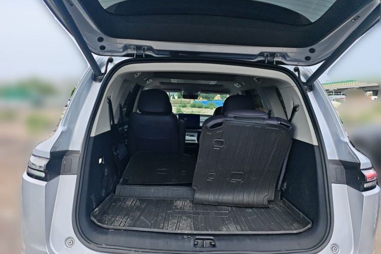 Used Leapmotor C16 2024 Range-Extended 200 LiDAR Edition Trunk