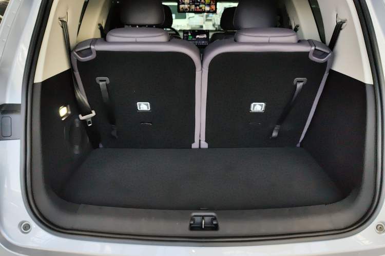 Used Leapmotor C16 2024 Range-Extended 200 Luxury Edition Trunk