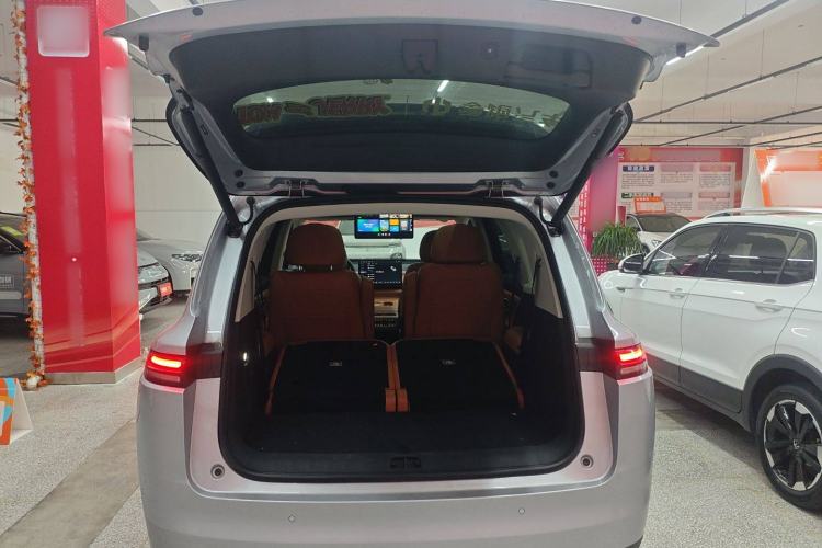 Used Leapmotor C16 2024 All-Electric 520 LiDAR Edition Trunk