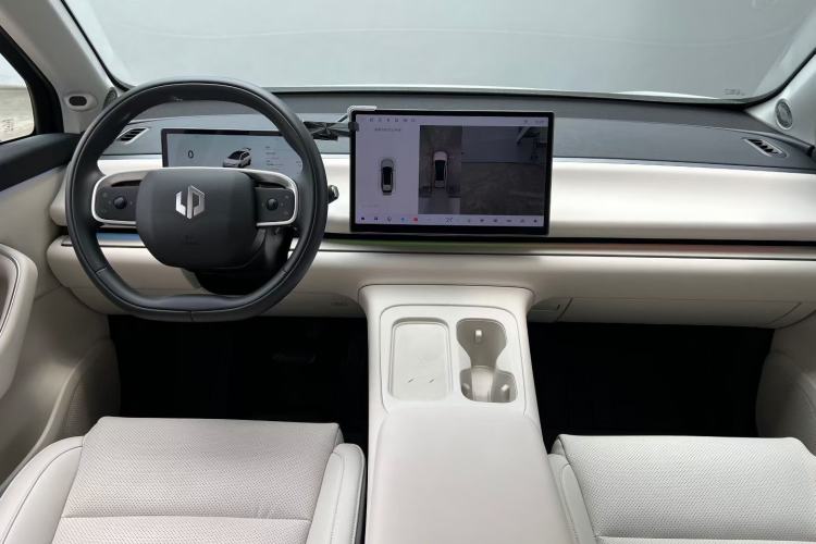 Used Leapmotor C16 2024 Range-Extended 200 LiDAR Edition Center Console