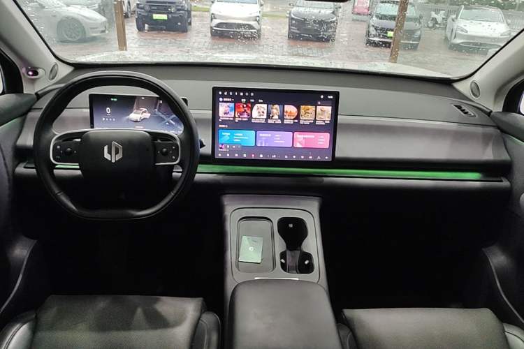 Used Leapmotor C16 2024 Range-Extended 200 Luxury Edition Center Console