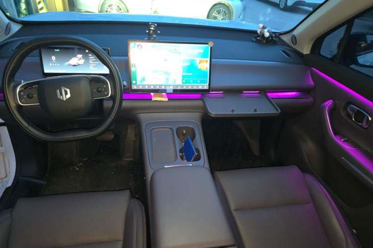 Used Leapmotor C16 2024 Range-Extended 200 Luxury Edition Center Console