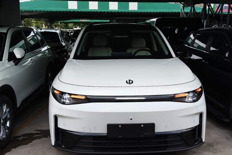 Used Leapmotor C16 2024 Range-Extended 200 Luxury Edition Front