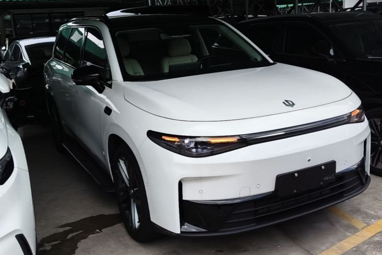 Used Leapmotor C16 2024 Range-Extended 200 Luxury Edition Front Right 45 Deg