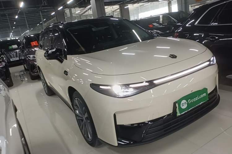 Used Leapmotor C16 2024 Range-Extended 200 Luxury Edition Front Right 45 Deg