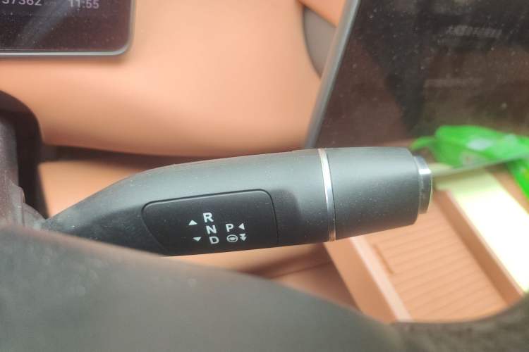 Used Leapmotor C16 2024 Range-Extended 200 Luxury Edition Gear Lever