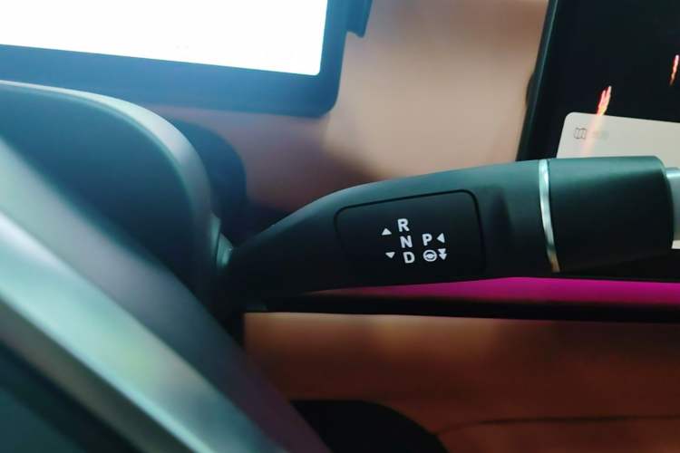 Used Leapmotor C16 2024 Range-Extended 200 Luxury Edition Gear Lever