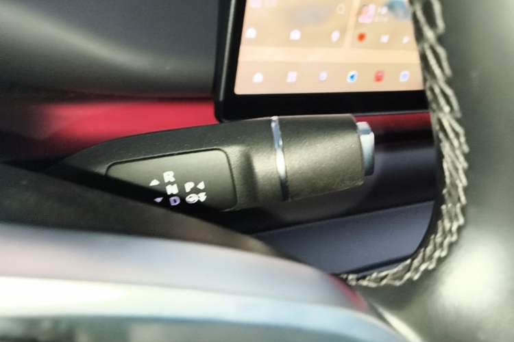 Used Leapmotor C16 2024 Range-Extended 200 Luxury Edition Gear Lever