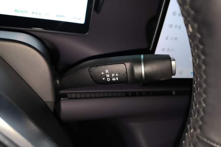Used Leapmotor C16 2024 Range-Extended 200 Luxury Edition Gear Lever