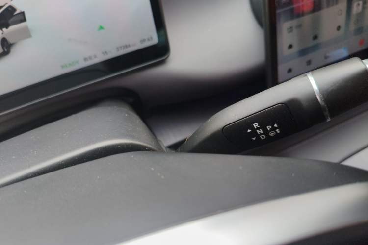 Used Leapmotor C16 2024 Range-Extended 200 Luxury Edition Gear Lever