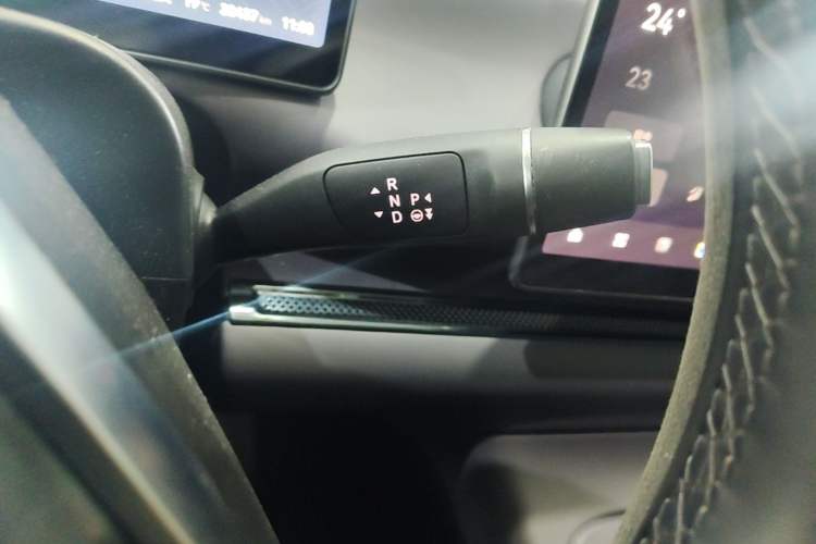 Used Leapmotor C16 2024 Range-Extended 200 Luxury Edition Gear Lever