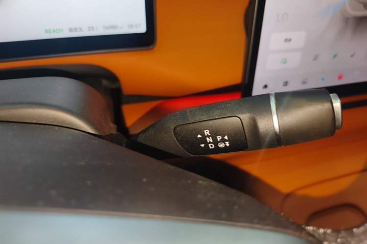 Used Leapmotor C16 2024 Range-Extended 200 Luxury Edition Gear Lever