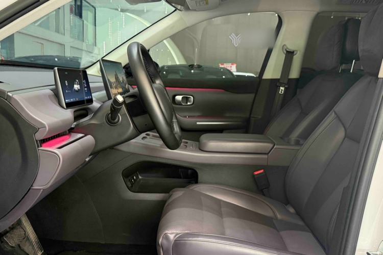 Used Leapmotor C16 2024 Range-Extended 200 Luxury Edition Interior 6