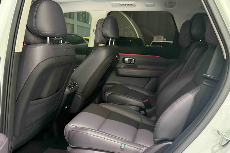 Used Leapmotor C16 2024 Range-Extended 200 Luxury Edition Interior 7