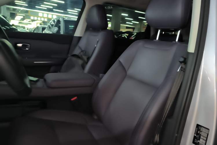 Used Leapmotor C16 2024 Range-Extended 200 Luxury Edition Left Front Seat