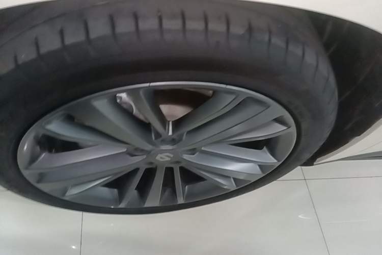 Used Leapmotor C16 2024 Range-Extended 200 Luxury Edition Left Front Wheel Hub