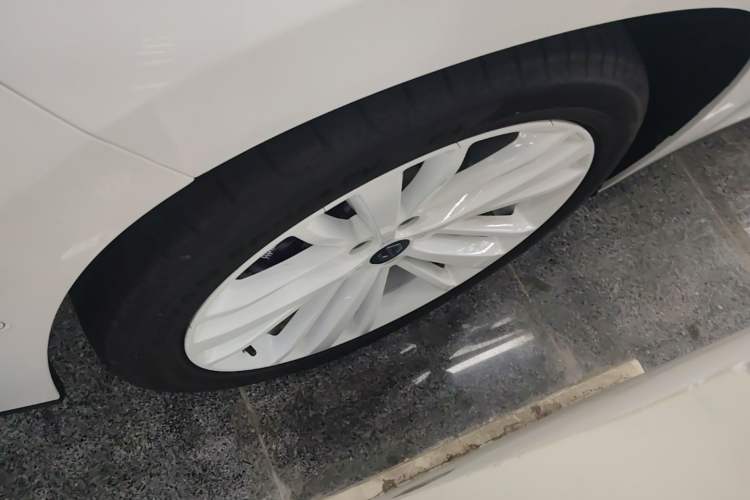 Used Leapmotor C16 2024 Range-Extended 200 Luxury Edition Left Front Wheel Hub