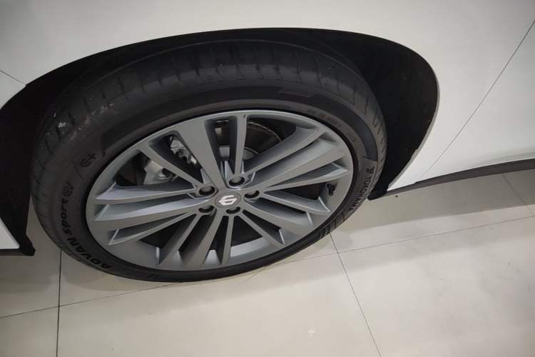 Used Leapmotor C16 2024 Range-Extended 200 Luxury Edition Left Front Wheel Hub