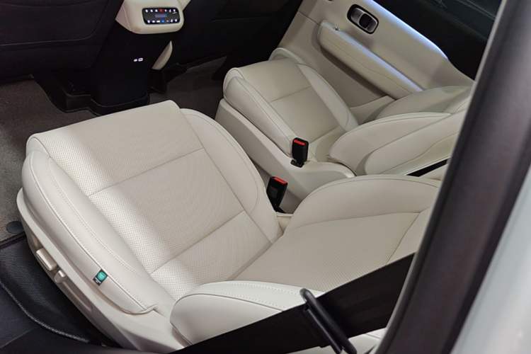 Used Leapmotor C16 2024 Range-Extended 200 LiDAR Edition Left Rear Seat