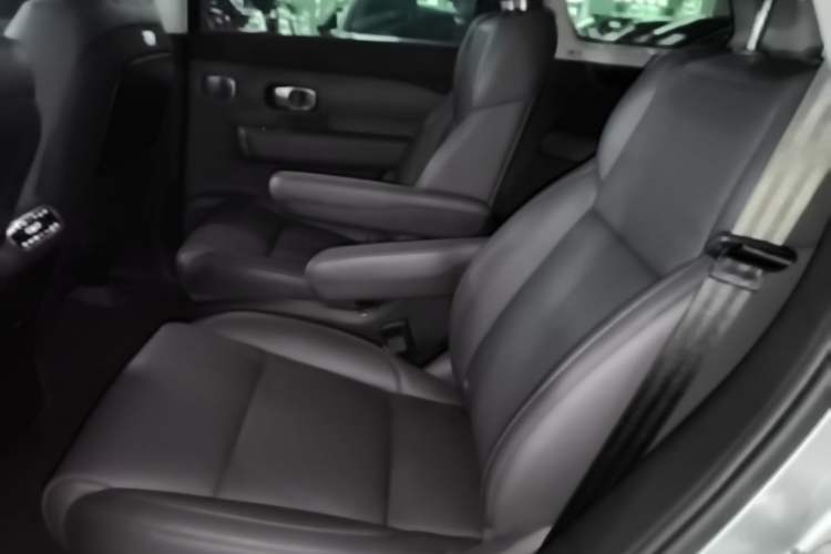 Used Leapmotor C16 2024 Range-Extended 200 Luxury Edition Left Rear Seat