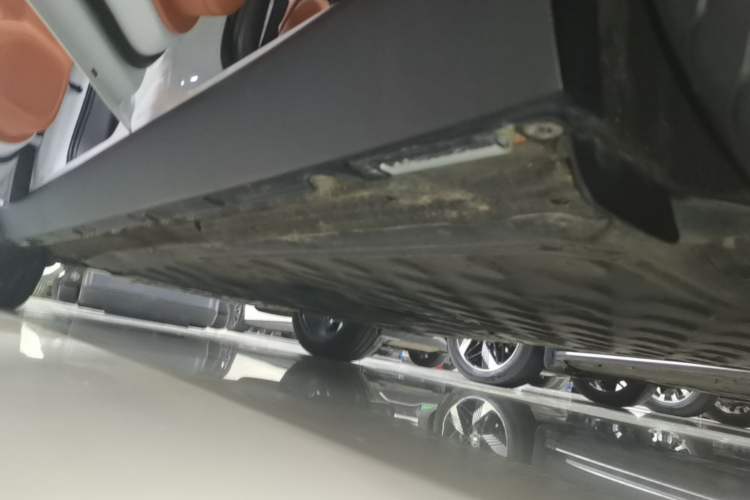 Used Leapmotor C16 2024 Pure Electric 520 Deluxe Edition Left Side Sill