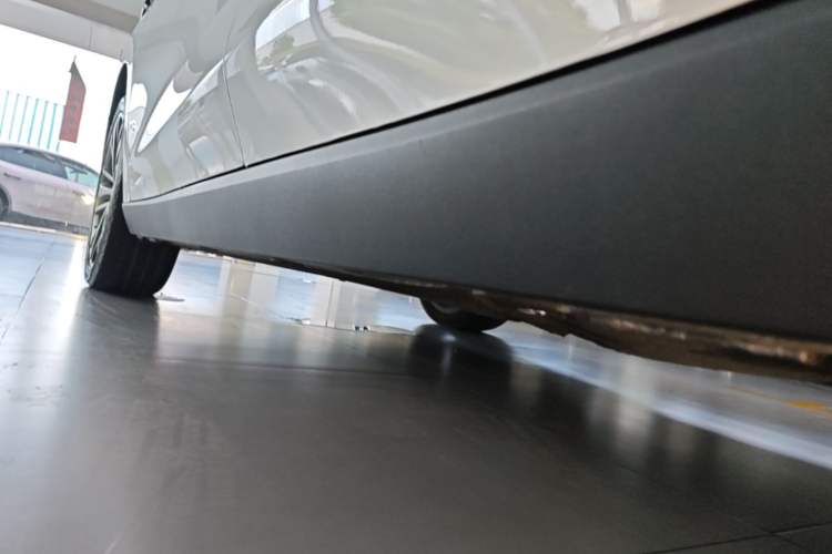 Used Leapmotor C16 2024 Pure Electric 520 Smart Edition Left Side Sill