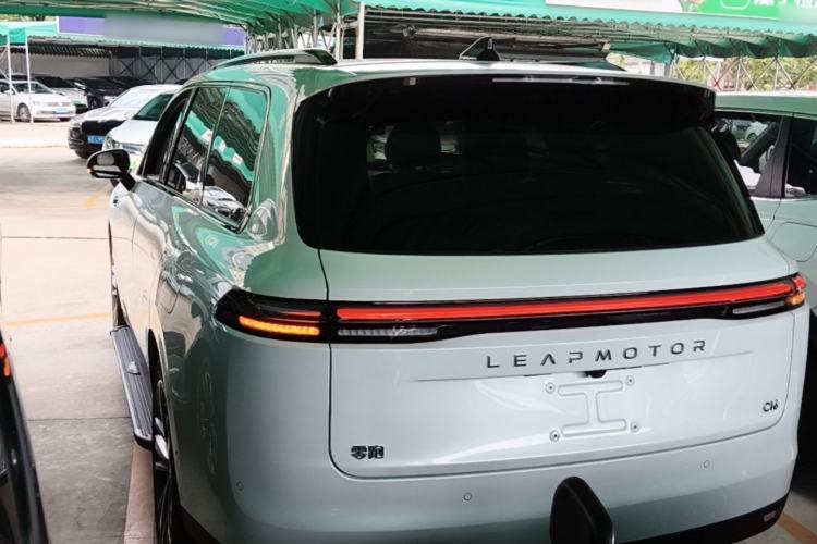 Used Leapmotor C16 2024 Range-Extended 200 Luxury Edition Rear Left 45 Deg