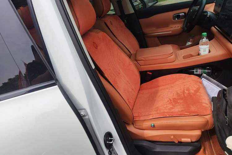 Used Leapmotor C16 2024 Range-Extended 200 Luxury Edition Right Front Seat