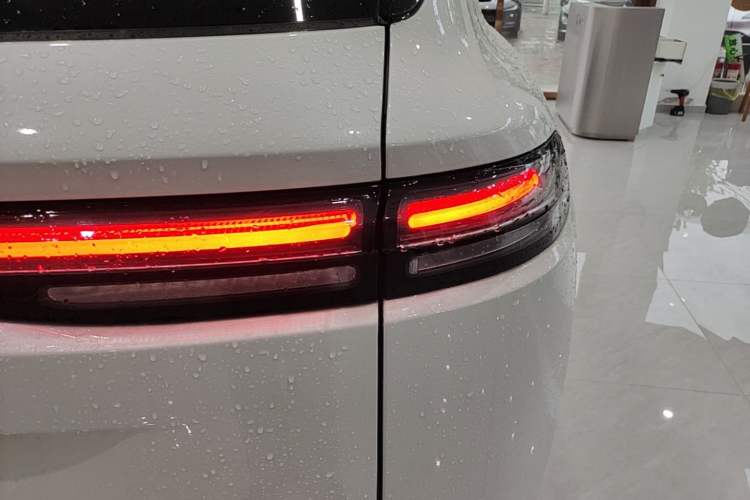 Used Leapmotor C16 2024 Range-Extended 200 Luxury Edition Right Rear Taillight
