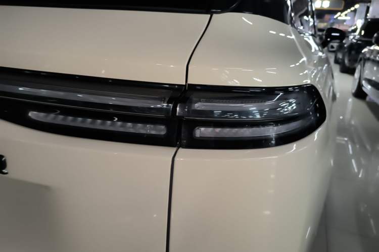 Used Leapmotor C16 2024 Range-Extended 200 Luxury Edition Right Rear Taillight