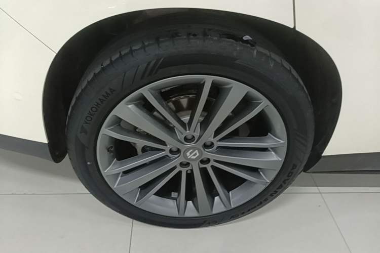 Used Leapmotor C16 2024 Range-Extended 200 Luxury Edition Right Rear Wheel Hub