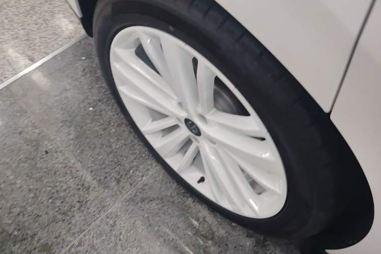 Used Leapmotor C16 2024 Range-Extended 200 Luxury Edition Right Rear Wheel Hub