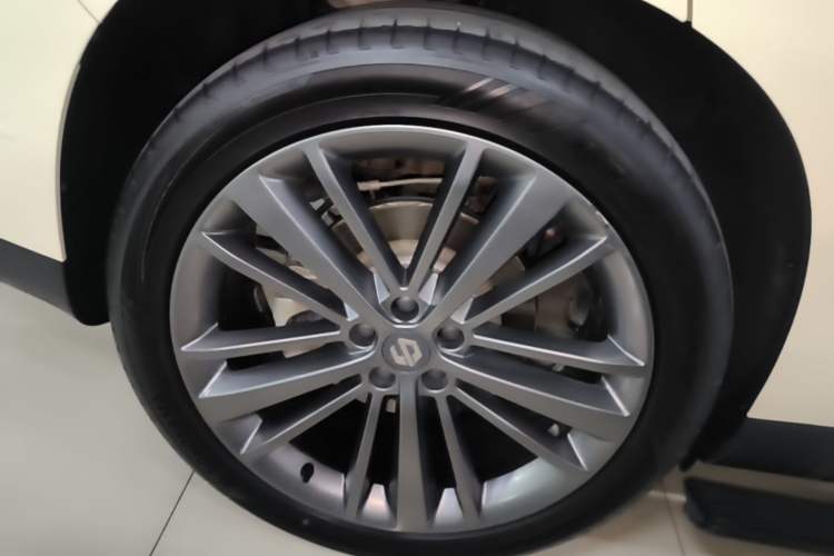 Used Leapmotor C16 2024 Range-Extended 200 Luxury Edition Right Rear Wheel Hub