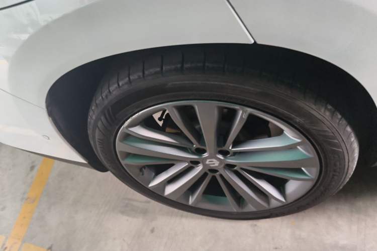 Used Leapmotor C16 2024 Range-Extended 200 Luxury Edition Right Rear Wheel Hub