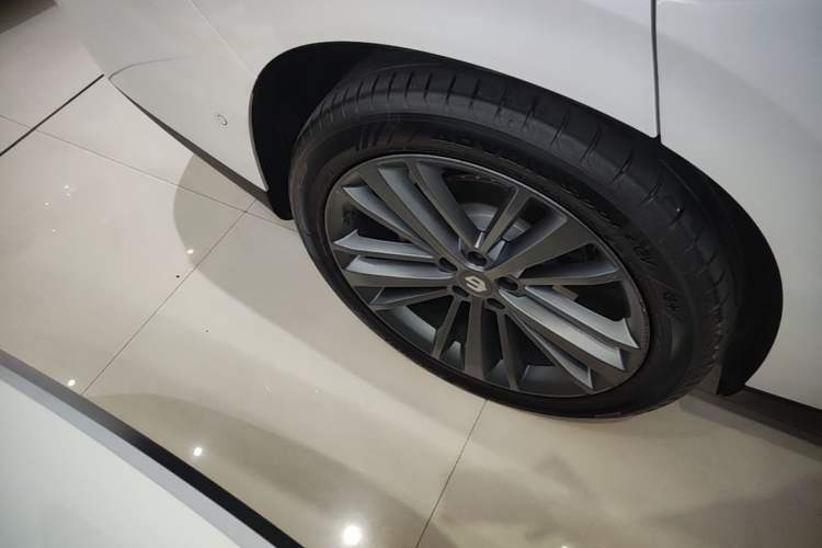 Used Leapmotor C16 2024 Range-Extended 200 Luxury Edition Right Rear Wheel Hub