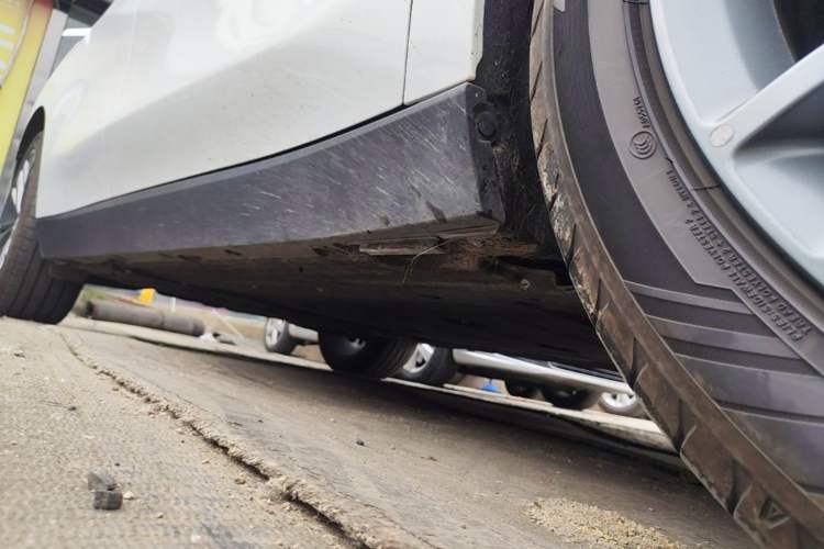 Used Leapmotor C16 2024 Range-Extended 200 Luxury Edition Right Side Sill