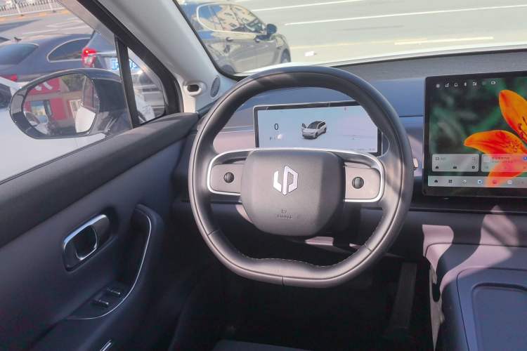 Used Leapmotor C16 2024 Range-Extended 200 LiDAR Edition Steering Wheel