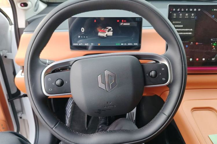 Used Leapmotor C16 2024 Range-Extended 200 Luxury Edition Steering Wheel