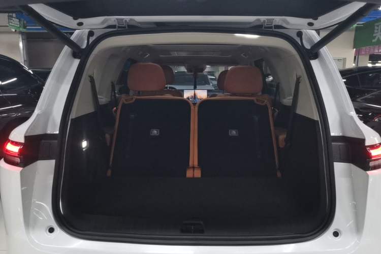 Used Leapmotor C16 2024 Range-Extended 200 Luxury Edition Trunk