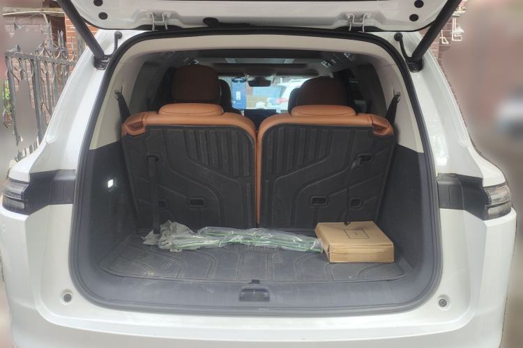 Used Leapmotor C16 2024 Range-Extended 200 Luxury Edition Trunk