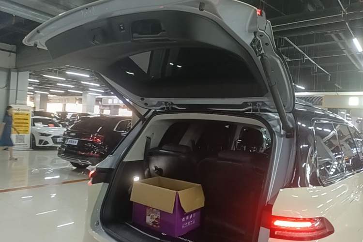 Used Leapmotor C16 2024 Range-Extended 200 Luxury Edition Trunk