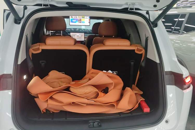 Used Leapmotor C16 2024 Range-Extended 200 Luxury Edition Trunk